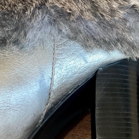 MICHAEL KORS CARLIE METALLIC GUN METAL SLIP ON FAUX FUR LEATHER HIGH HEELS SZ 8 - Picture 12 of 16